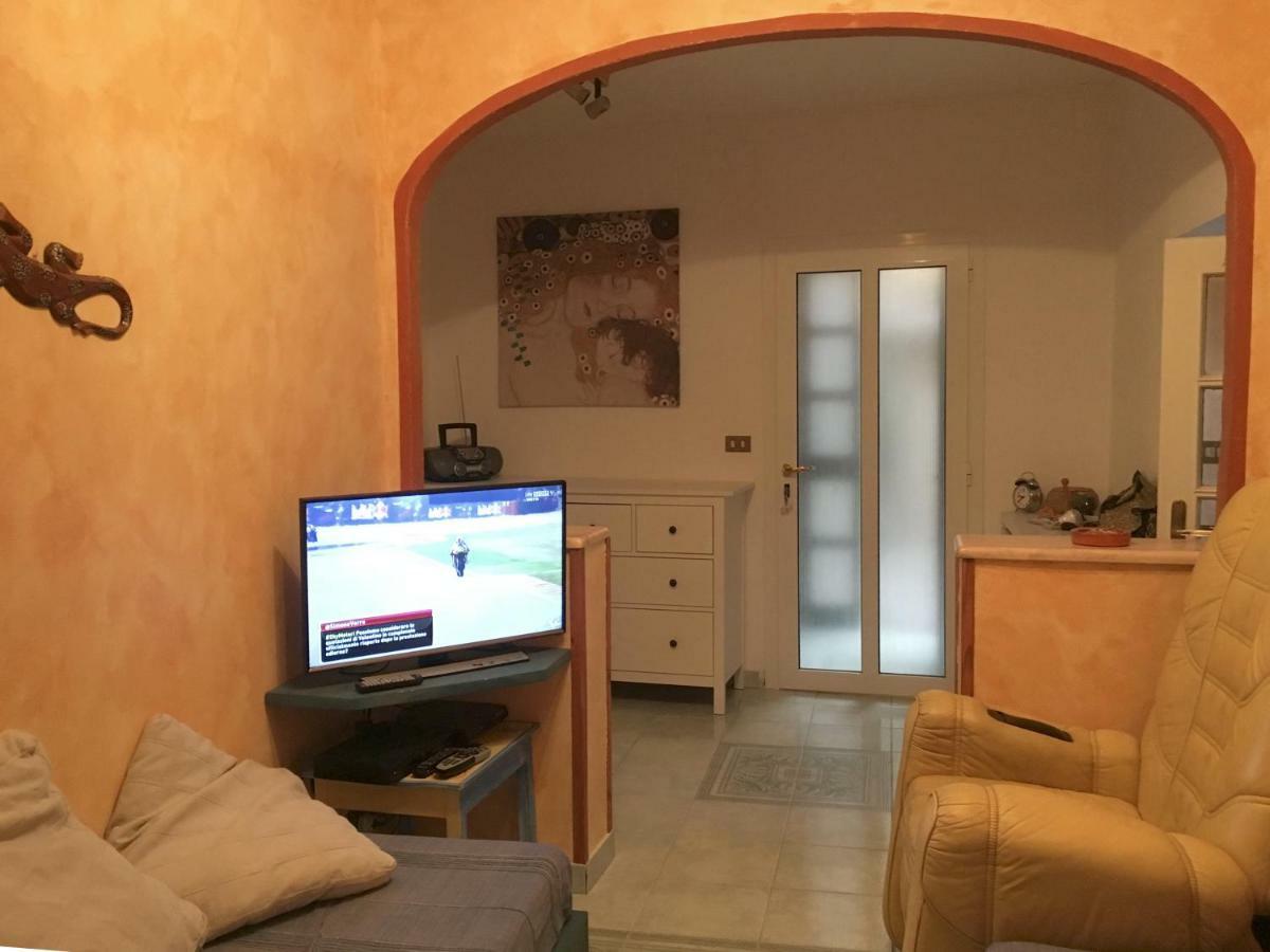 Апартаменты La Casa Di Zoe Ушо Экстерьер фото